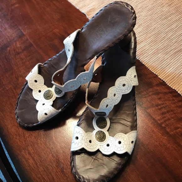 Elegant Cream and Brown Women's Sandals - Picture 1 of 4